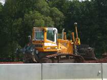 Liebherr 724 bei Planierarbeiten an der Baustelle B 84 im Stadtgebiet von 36088 H�nfeld