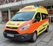 =Ford Transit der JOHANNITER steht bereit zur Teilnahme am Stollenfestzug in Dresden, 12-2024