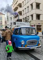 =Barkas der  KLEMPNER  steht bereit zur Teilnahme am Stollenfestzug in Dresden, 12-2024