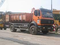 mb sk 1824 hat gerade in buxtehude kieselsteine geliefert,und nimmt noch was mit zur firma.in buxtehude wirde der zob (zentraler omnibus bahnhof) erneurt.