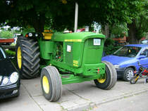 John Deere 5020 Schlepper stand in der N�he des Besucherparkplatzes auf dem AGRA gel�nde in Markkleeberg