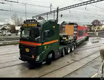 Volvo Sattelschlepper auf dem Depot/Werkstätte Vorplatz der asm (BTI) in Täuffelen am 2025.01.08