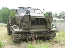 Pionierraupe BAT beim 11. Perleberger Oldtimer- und Milit�rfahrzeugtreffen, Flugplatz Perleberg 12.07.2009