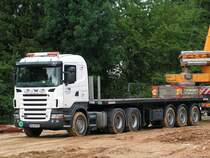 SCANIA R500 wurde soeben von seiner schweren Last (Betonfertigteile)in Ried i.I. befreit; 090706