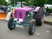 Frisch restaurierter Famulus 36 zur Sonderausstellung im AGRA Park Markkleeberg. Nur die Farbe ist etwas gew�hnungsbed�rftig