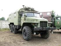 Lkw UrAL 375 D der NVA beim 11. Perleberger Oldtimer- und Milit�rfahrzeugtreffen, Flugplatz Perleberg 12.07.2009
