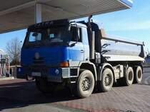 TATRA-Kipper, bei einer Tankstelle nächst dem Grenzübergang Wullowitz; 250321