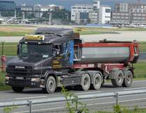 Scania der Firma H.ANDRES gesehen am Flughafen Frankfurt 22.7.2009