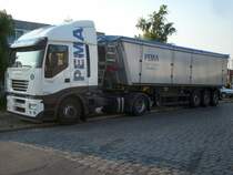 300 LKW-Bilder und ist es geht weiter.IVECO-LKW am Abend vom 06.Juli 2009 in Bergen.