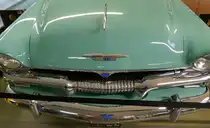 Plymouth Belvedere, Kühlerfront am US-amerikanischen Oldtimer-PKW, die Baureihe Belvedere wurde 1951-70 produziert, April 2024