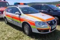 =VW Passat des DRK KV HEILBRONN OV WÜSTENROT, abgestellt auf dem Parkplatz der 2025er Rettmobil in Fulda