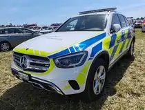 =MB GLC als Notarztfahrzeug der Rettung CHUR, steht auf dem Parkplatz der 2025er Rettmobil in Fulda