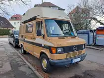 Mercedes-Benz 207D Wohnmobil mit Aufbau von Westfalia am 22.12.2024