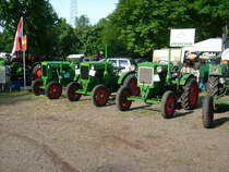 Morgendliche Parade der Deutz Schlepper beim Bulldogtreffen im AGRA Park