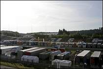 Die M�llenbachschleife im Morgenlicht des 26.07.2009. Im Vordergrund Lkw&acute;s aller europ�ischer Hersteller....