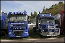 DAF XF105  SpaceCab  von KOLVENBACH aus Euskirchen neben einem SCANIA Hauber 143. (26.07.2009)