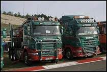 Starke Holztransporter: SCANIA HIGHLINE R560 \8/ und R620(?) \8/ der Hammann Holztransporte aus Grmbach..Spezialist fr Lang-, Kurz- und Abfallholztransporte in Sddeutschland. Es gibt noch einen (weitere) Scania 164L 580PS.
