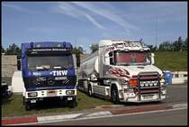 Mercedes SK vom Technischen Hilfswerk (THW) und der SCANIA HIGHLINE Hauber 144L T470 von Haisch aus Dornstetten. (26.07.2009)
