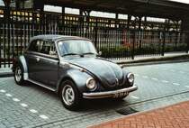 VW-K�fer 70-YA-66 am 5. Juli 2009 Nijmegen/NL, Bahnhof