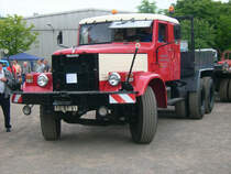 Der Kras wurde gerade an den Hnger herangefahren um in aus der Parknische heraus zuziehen und fr die Beladung in Position zu bringen 