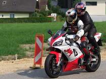 Immer schn festhalten, und schon geht´s hurtig der herannahenden Unwetterfront entgegen; 090802