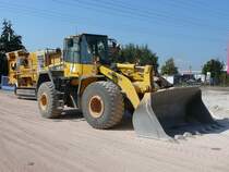 Komatsu WA430 auf einer Baustelle in Fulda im August 2009