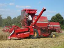 MF 186 bei der Getreideernte in der Gemarkung von Fulda-Dietershan im Juli 2009