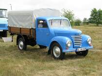Lieferwagen Fram0 Barkas V 901/2 aus dem Landkreis Dbeln beim 11. Perleberger Oldtimer- und Militrfahrzeugtreffen, Flugplatz Perleberg 12.07.2009