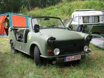 Pkw Trabant P 601 Kbel der NVA aus der Hansestadt Wismar beim 11. Perleberger Oldtimer- und Militrfahrzeugtreffen, Flugplatz Perleberg 12.07.2009