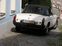 Sch�nen Oldtimer in Slazburg. Ein MGB Mk IV 