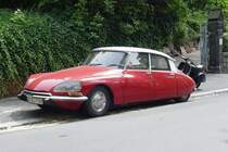 Am 30.07.2009 sah ich in Wiesbaden am Strassenrand diesen Citroen D Super 5