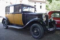 Am 26.07.2009 in der Auvergne in Frankreich fand ich diesen Citroen AC 4 von 1930 vor einer Gastst�tte abgestellt, in der sich Freunde alter Fahrzeuge ein Stelldichein gegeben hatten