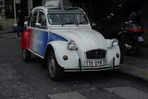 Am 17.07.2009 auf der Ile St. Louis in Paris. Hier steht ein 2 CV der f�r Stadtrundfahrten eingesetzt wird.