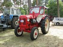 Traktor  Famulus  aus dem M�ritz-Kreis beim 16. Oldtimer- und Traktorentreffen, Alt Schwerin/Meckl. 08.08.2009