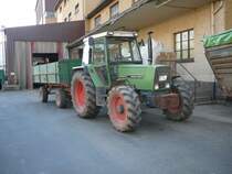 Fendt nach der Getreideentladung bei der Raiffeisenwarenzentrale in 36088 Hünfeld, August 2008