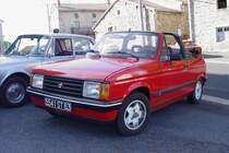 Am 26.07.2009 fand in einer Gastst�tte in der Auvergne in Frankreich ein Treffen von Freunden alter Fahrzeuge statt. Vor der Gastst�tte war u.a. auch dieser Talbot Samba geparkt.