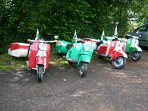 Troll, Wiesel und Berliner Roller, alle samt mit Anh�nger, pr�sentierten sich beim Lugauer Bulldogtreffen