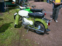 Simson Habicht SR4-4 an der zufahrt zum Start und Zielturm beim Lugauer Bulldogtreffen