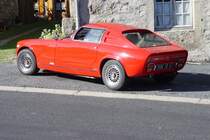 Am 26.07.2009 gaben sich Freunde alter Fahrzeuge in einer Gastst�tte in der Auvergne in Frankreich ein Stelldichein. Vor der Gastst�tte war u.a. auch dieser Oldtimer Sportwagen, ein Renault Sovam GT 1300 GS geparkt, ein Fahrzeug, das Seltenheitswert hat.