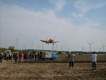 Barkas B1000 Koffer stand in Rottelsdorf auf dem Feld. Im Koffer war noch eine Ansageanlage drinn mit der u.a. das �berfliegen der Felder zur D�ngung beschrieben wurde.