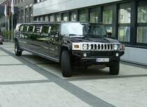 Hummer Stretch-Limousine. Aufgenommen am 14.08.2009 in K�ln.
