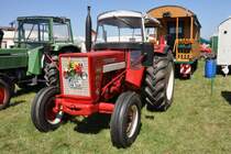 McCormick International 624 der Treckerfreunde  Joot-Jonge  am 15.08.2009 in Kirchheim beim Truckerfest. 