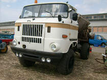 IFA W50LA/Z mit D�ngeraufbau D035 beim Schleppertreffen in Rottelsdorf