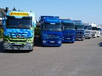 Super gepflegte Chromglänzende Mercedes, MAN und Iveco LKW in Reih und Glied. Wochenende bei der Firma Schumacher in Würselen bei Aachen. Sonntag abend geht es wieder auf Achse quer durch Europa.