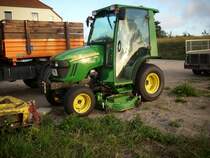 Minitraktor von John Deere am Abend des 06.August 2009 bei Bergen/R�gen.