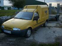 Ford-Courier mit Anh�nger am 12.August 2009 im Industriegel�nde von Bergen/R�gen.