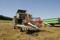 Korntank entleert, Luftfilter und K�hler gereinigt - Claas Columbus ist einsatzbereit