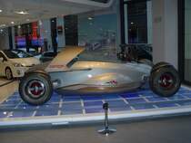 In den Verkaufs- und Ausstellungsr�umen von Toyota auf den Champs-Elys�es in Paris war am 13.07.2009 u.a. auch dieses Fahrzeug zu sehen. Es handelt sich hier um einen Toyota MTRC (Motor Triathlon Race Car)