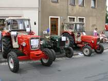 =Güldner G 60 und G 40, dazwischen ein 11er Deutz stehen bei den Fladungen Classics 2008