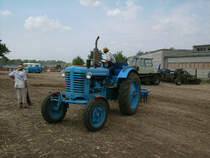 Belarus MTS5 beim Rottelsdorfer Schleppertreffen. Er war einer der traktoren mit dem die Feldbestellung gezeigt wurde